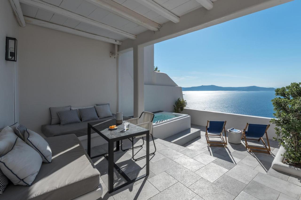 Porto Fira Suites Екстериор снимка