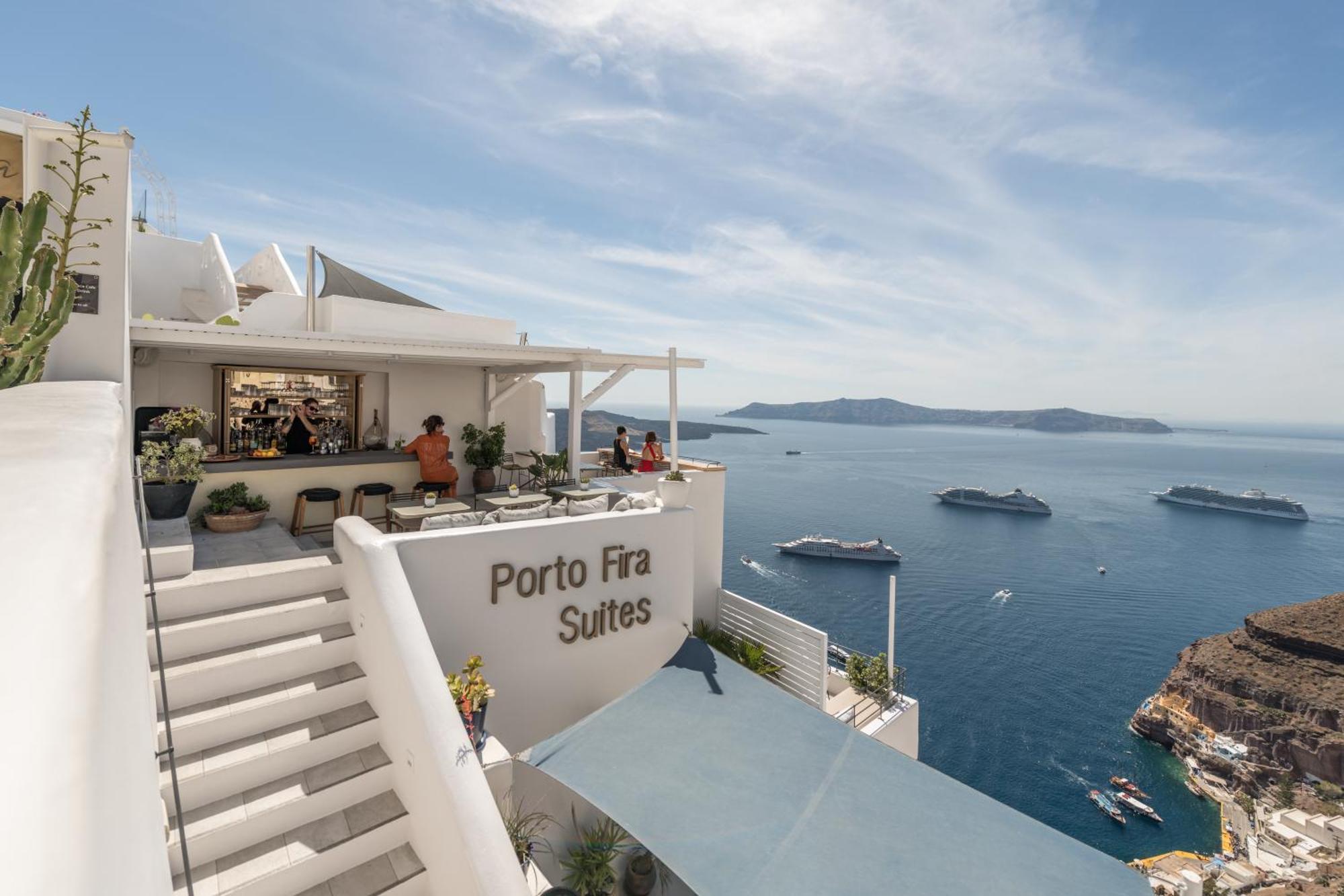 Porto Fira Suites Екстериор снимка