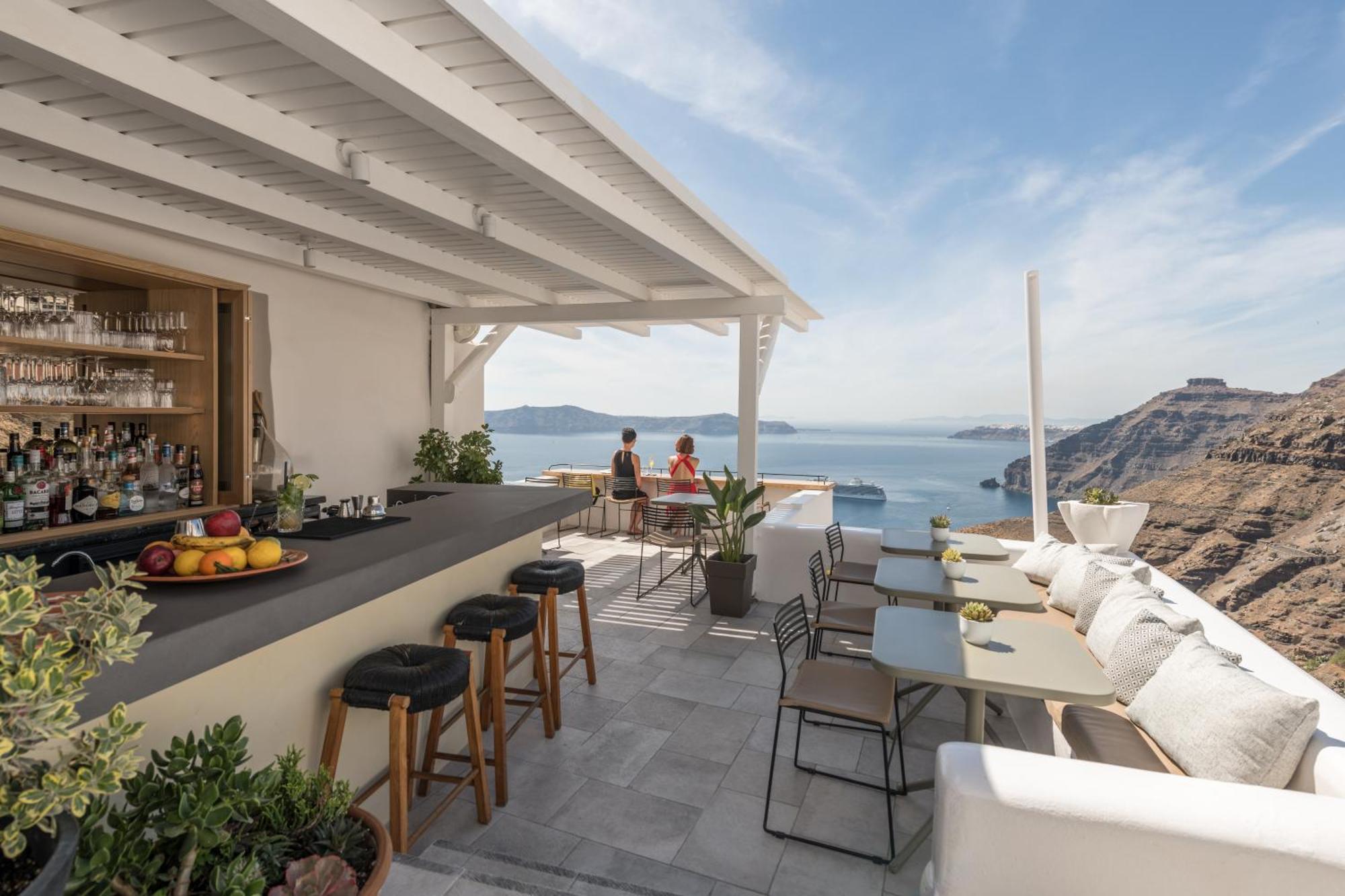 Porto Fira Suites Екстериор снимка