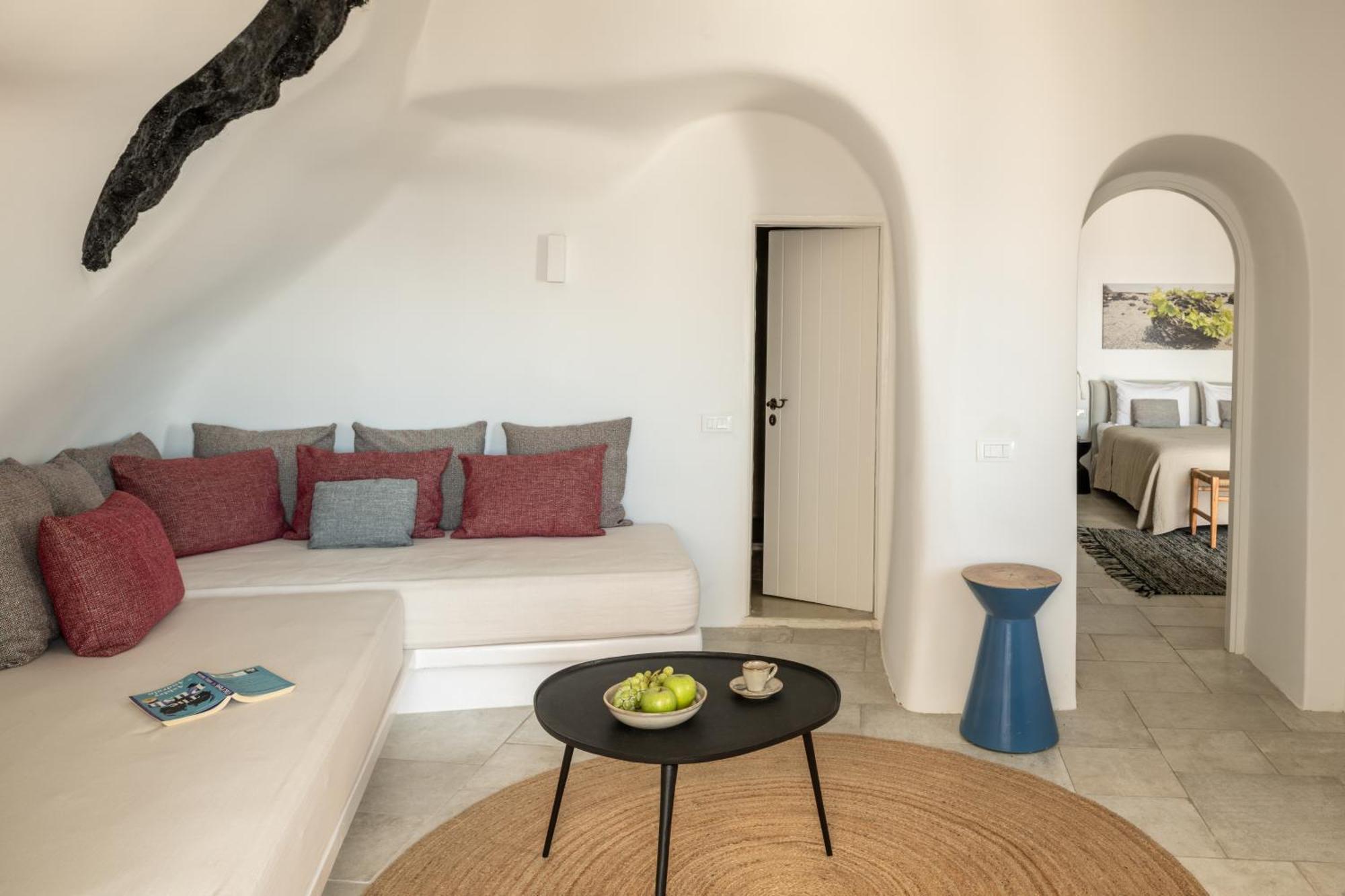 Porto Fira Suites Екстериор снимка