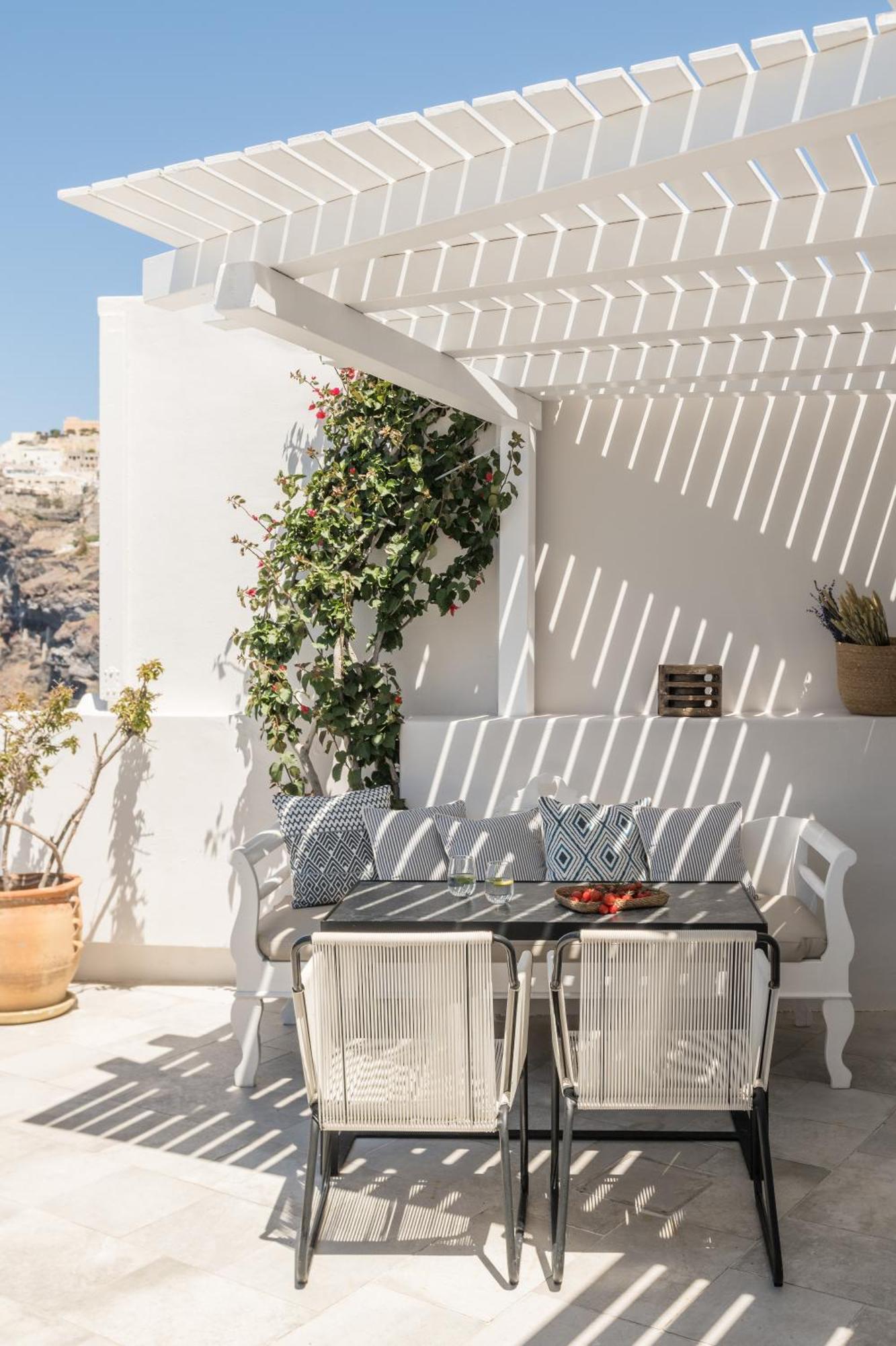 Porto Fira Suites Екстериор снимка