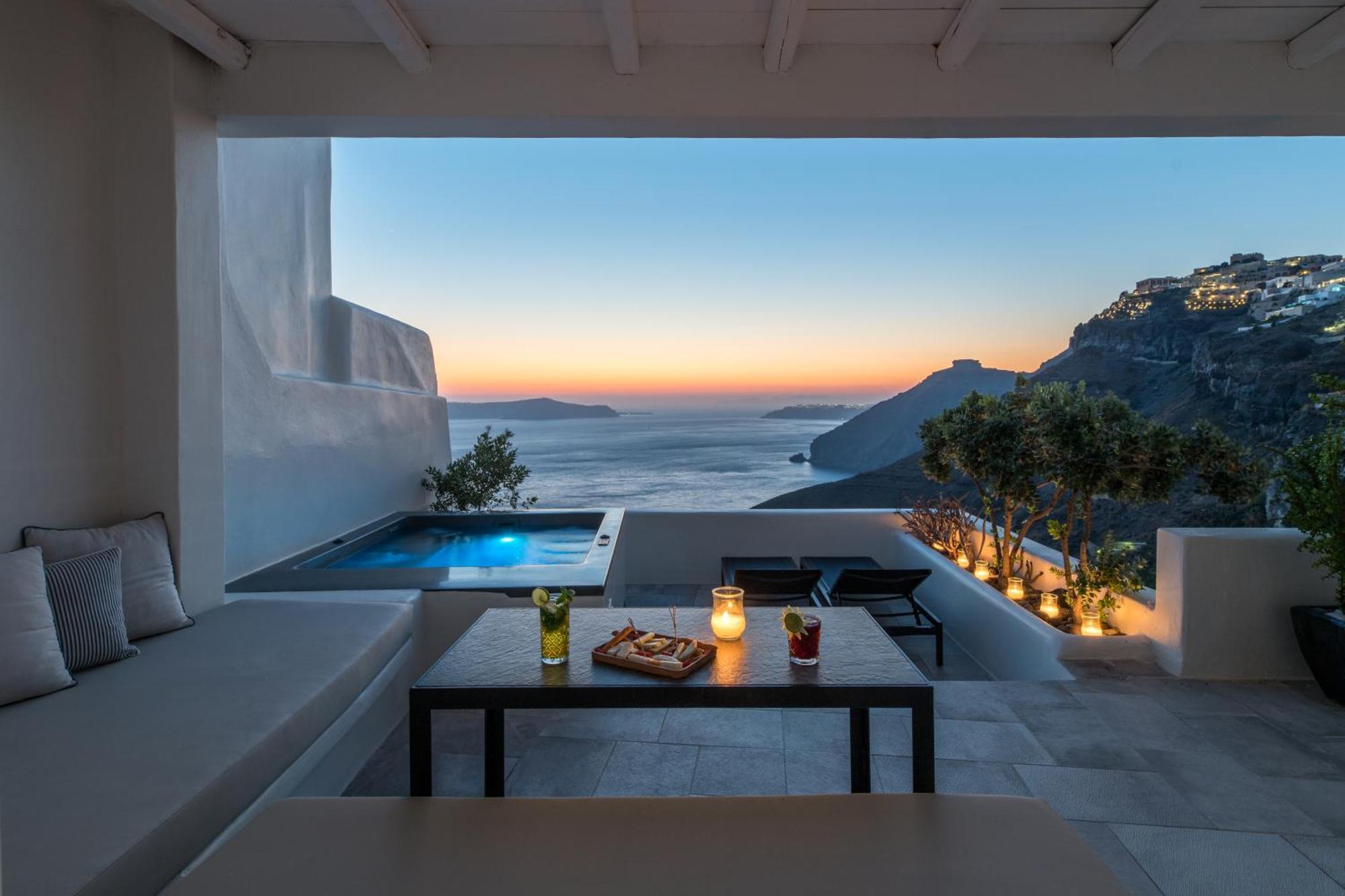 Porto Fira Suites Екстериор снимка