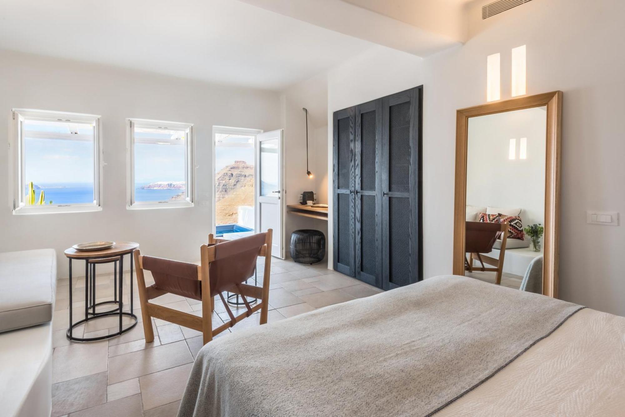 Porto Fira Suites Екстериор снимка