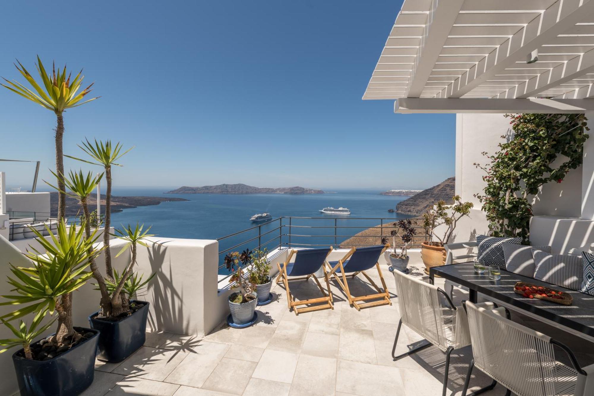 Porto Fira Suites Екстериор снимка