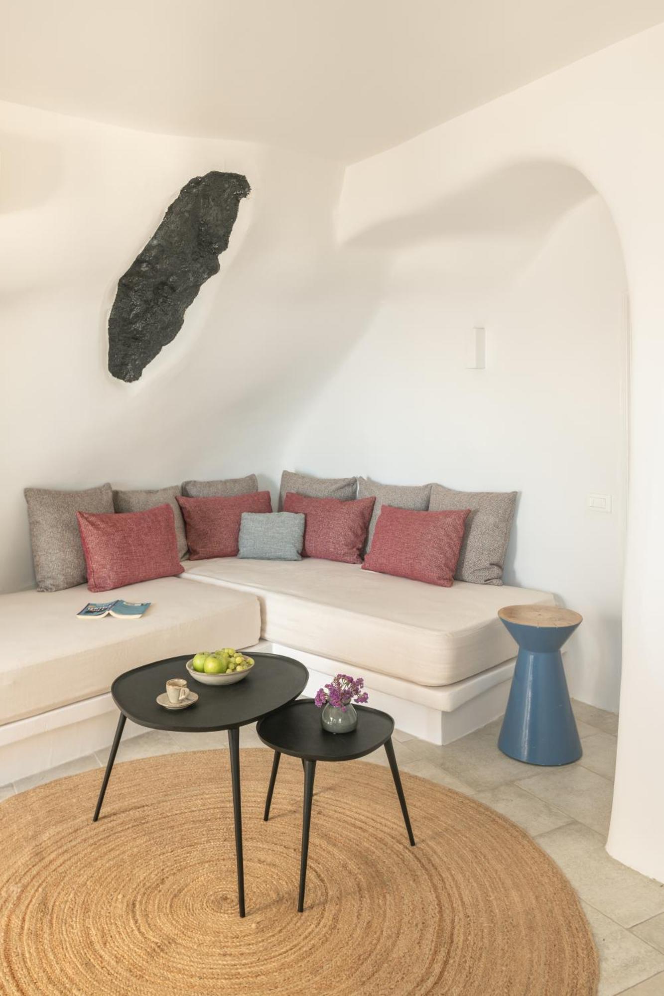 Porto Fira Suites Екстериор снимка