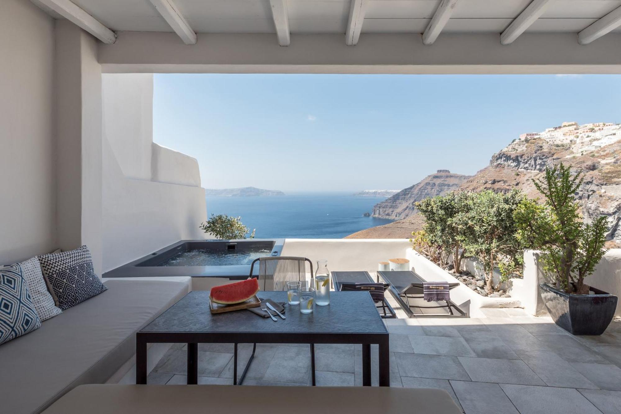 Porto Fira Suites Екстериор снимка