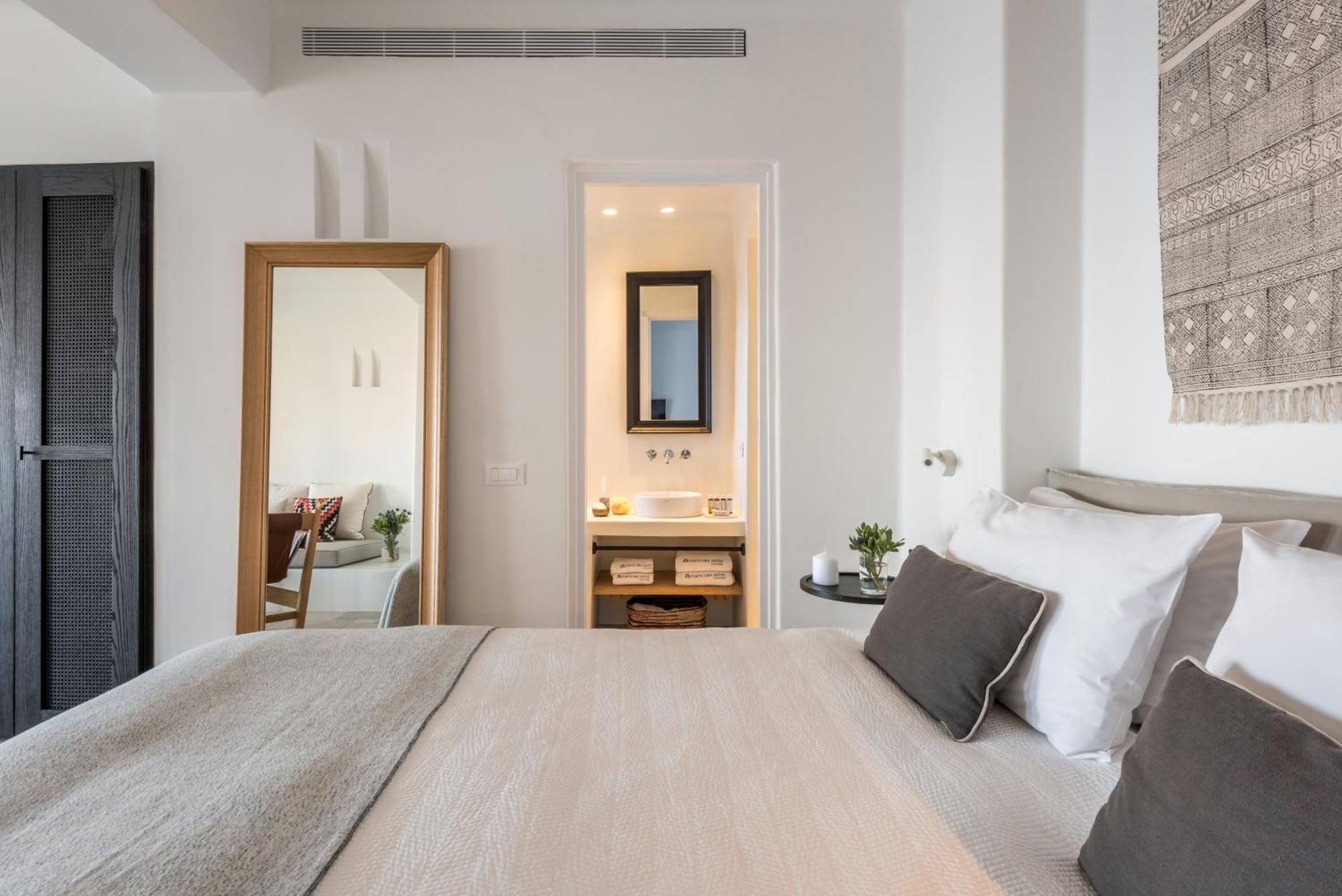 Porto Fira Suites Екстериор снимка