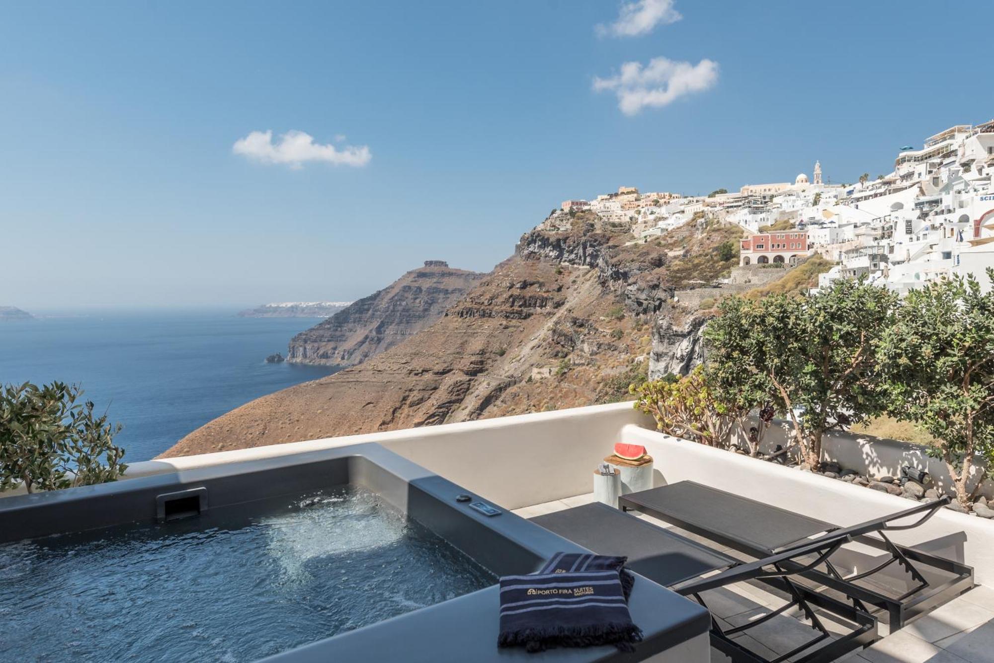 Porto Fira Suites Екстериор снимка