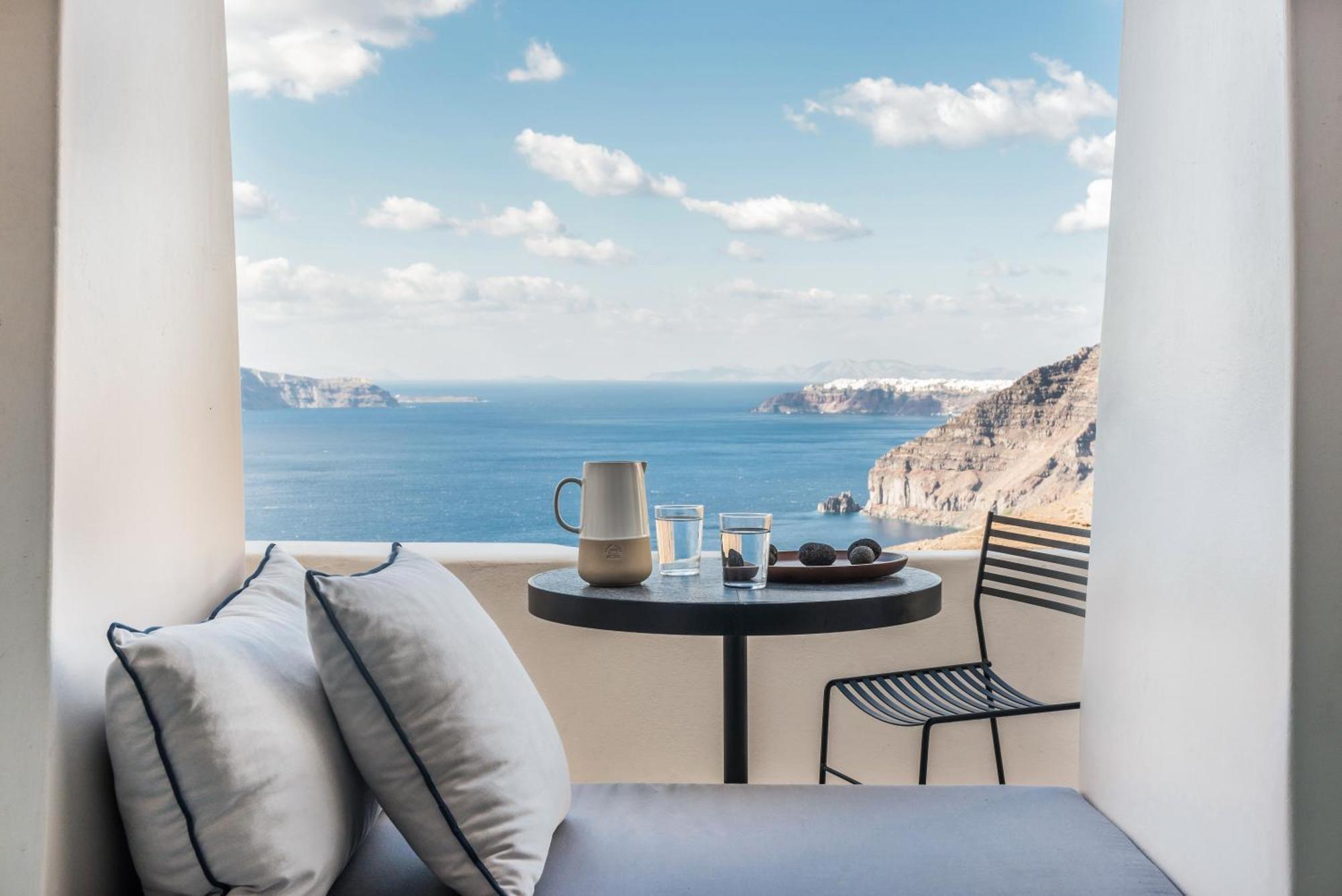 Porto Fira Suites Екстериор снимка