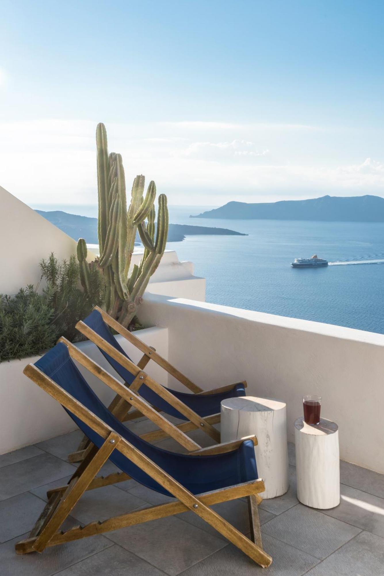 Porto Fira Suites Екстериор снимка