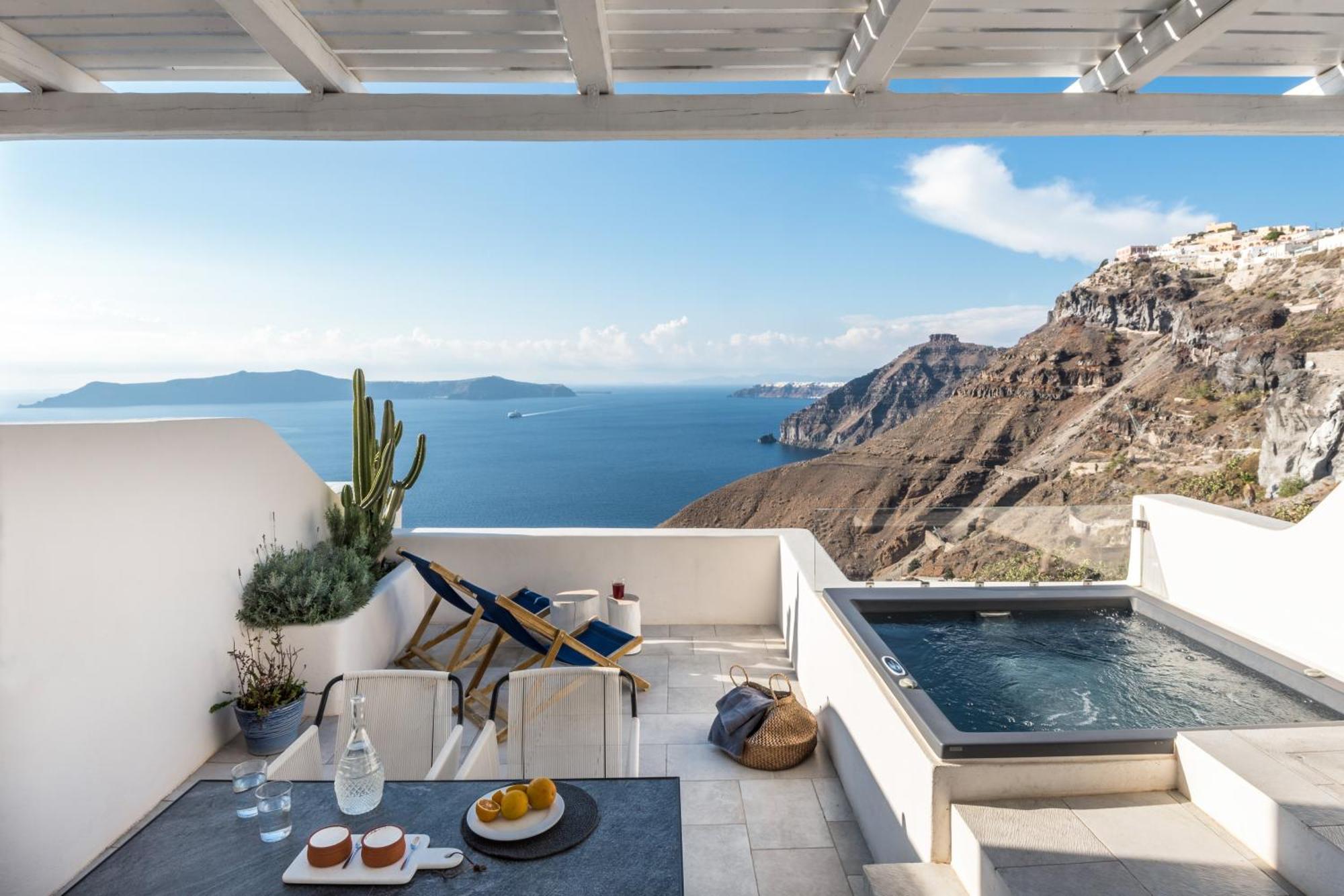 Porto Fira Suites Екстериор снимка