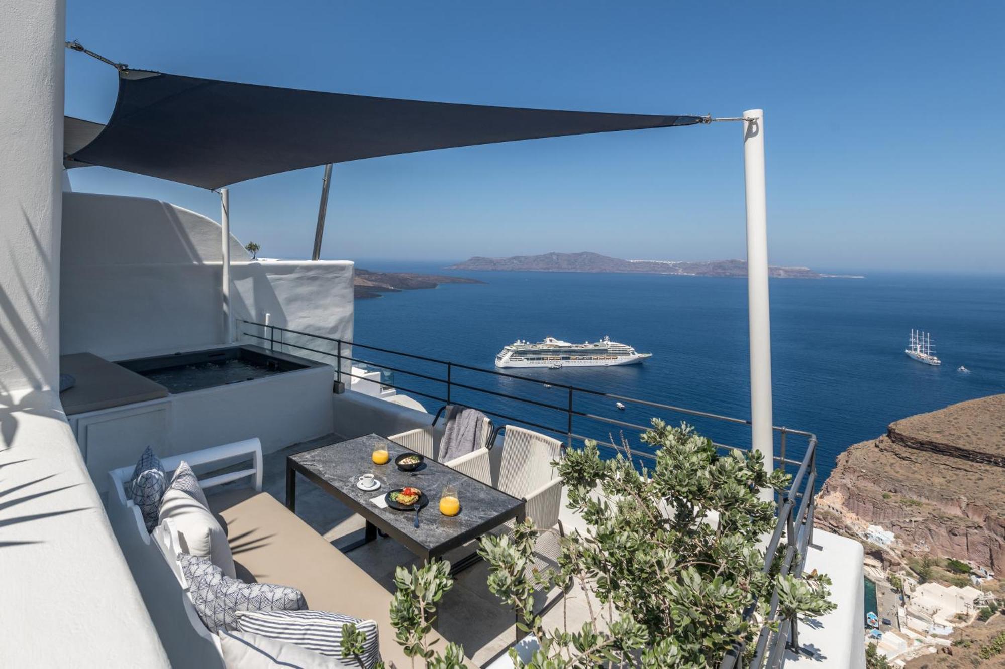 Porto Fira Suites Екстериор снимка