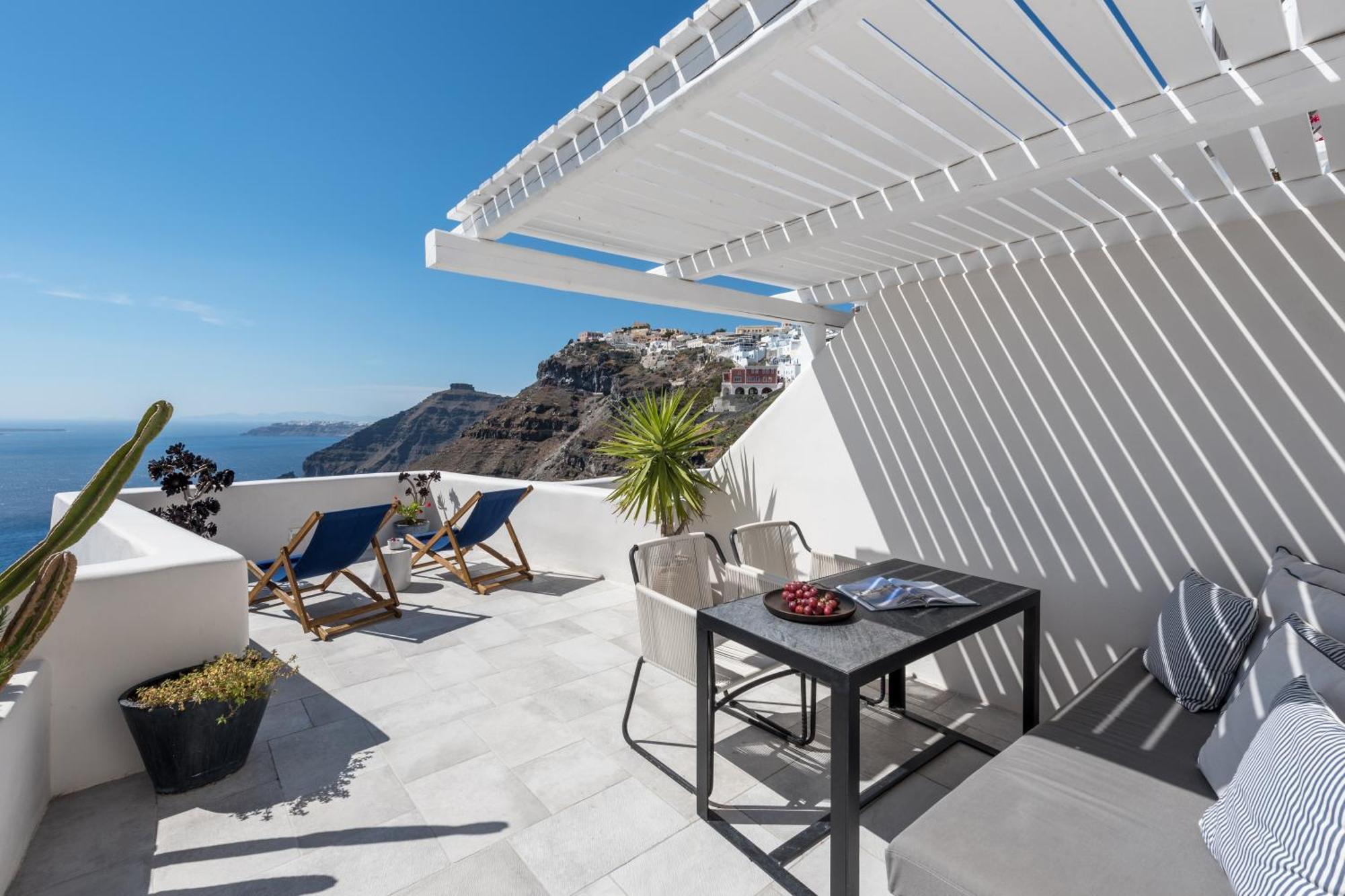 Porto Fira Suites Екстериор снимка