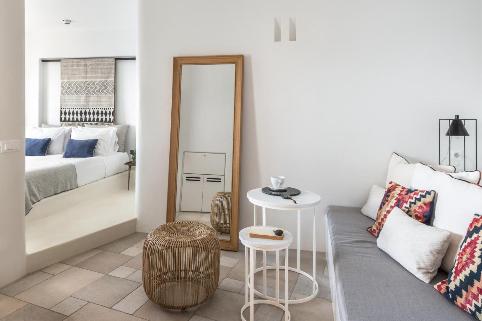 Porto Fira Suites Екстериор снимка