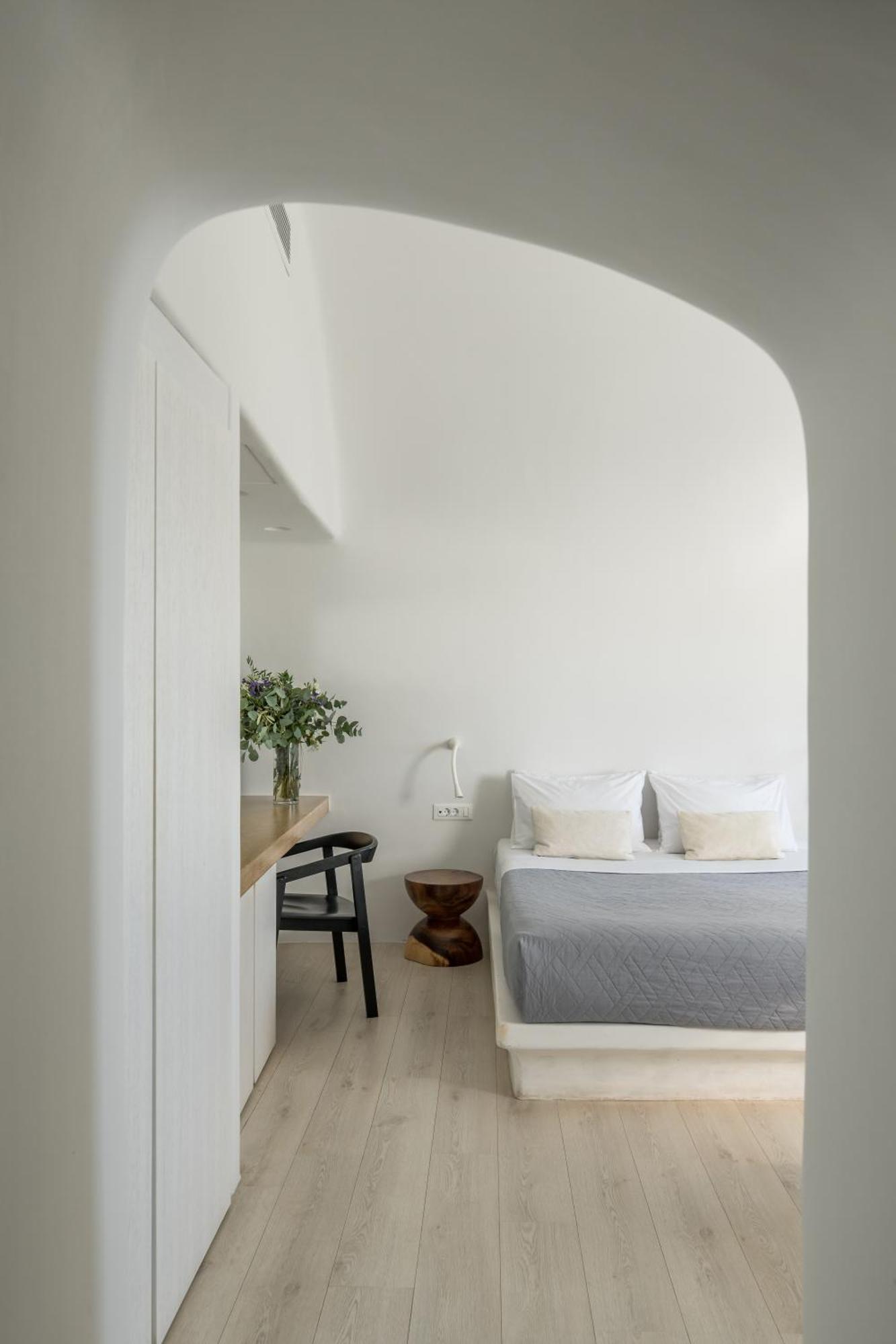 Porto Fira Suites Екстериор снимка