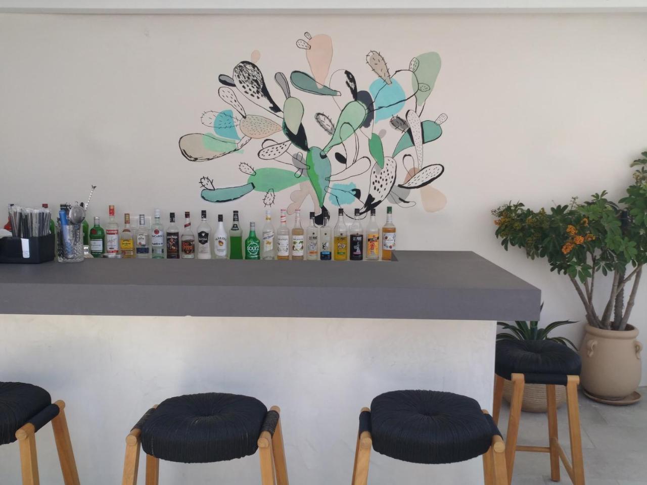 Porto Fira Suites Екстериор снимка